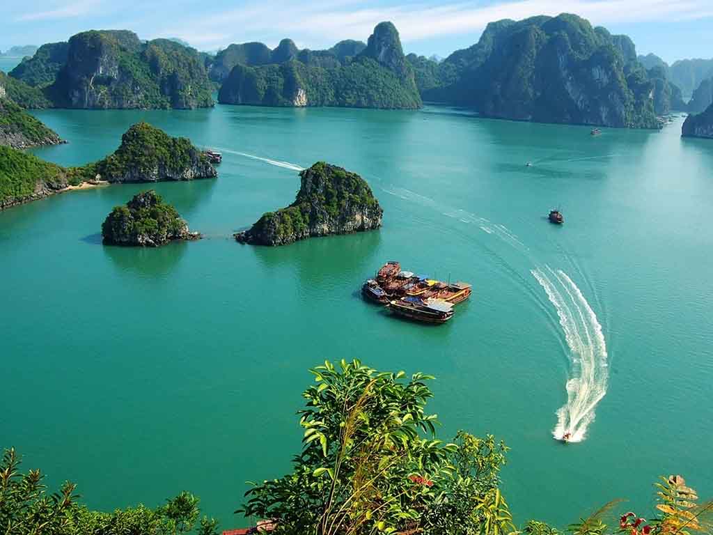 PAKET WISATA HANOI – HALONG 4D3N PAKET WISATA VIETNAM