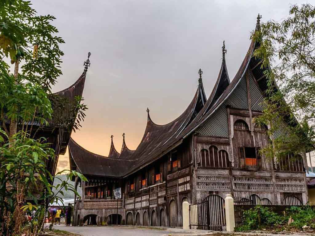 PAKET EXPLORE SERIBU RUMAH GADANG 4D3N PAKET EXPLORE SERIBU RUMAH GADANG 4D3N