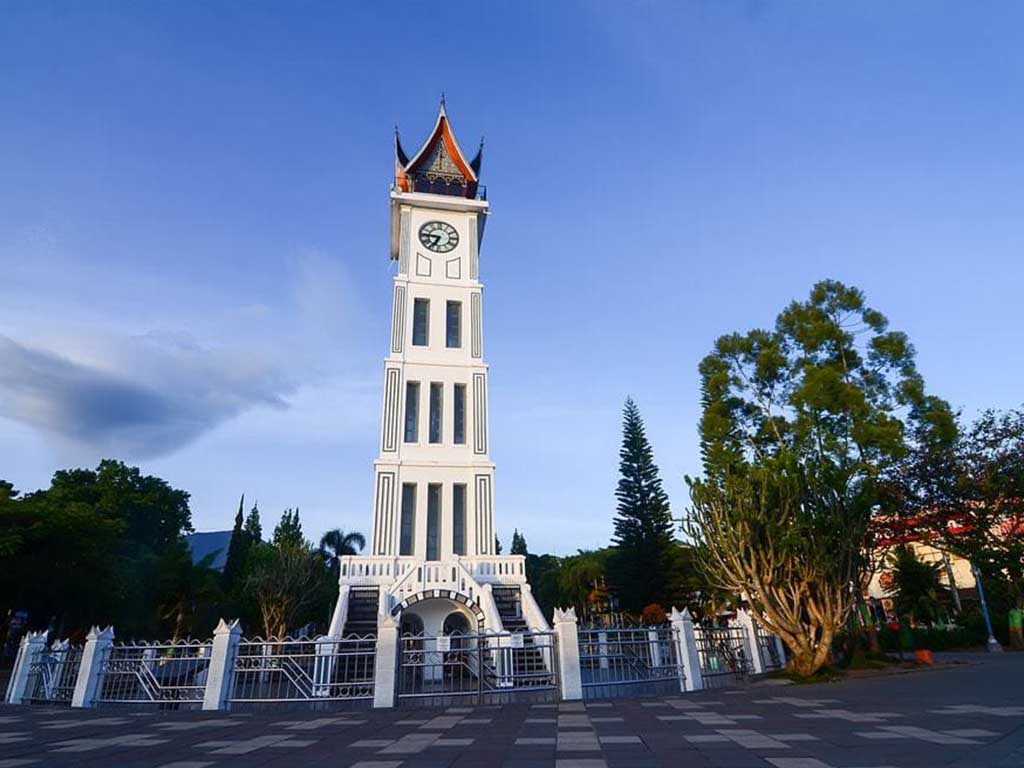 PAKET WISATA BUKITTINGGI PADANG 4D3N PAKET WISATA BUKITTINGGI PADANG 4D3N