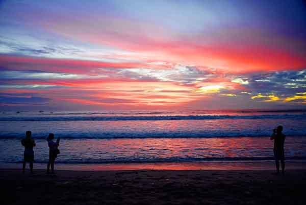 PAKET TOUR BALI 4D3N FREE & EASY KUTA PAKET TOUR BALI 4D3N FREE & EASY KUTA
