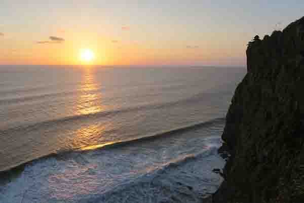 PAKET TOUR BALI 4D3N ULUWATU PAKET TOUR BALI 4D3N ULUWATU