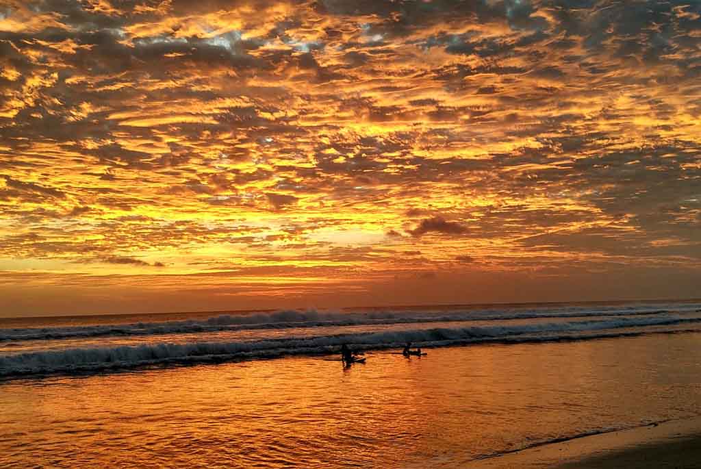 PAKET TOUR BALI 5D4N PANTAI KUTA PAKET TOUR BALI 5D4N PANTAI KUTA