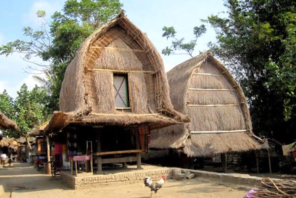 PAKET TOUR LOMBOK 2D1N SASAK PAKET TOUR LOMBOK 2D1N SASAK