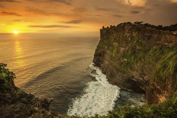 sunset uluwatu