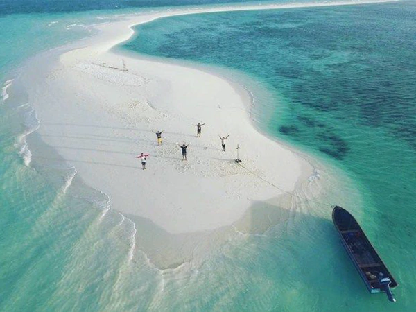 DERAWAN 4 HARI 3 MALAM (PRIVATE TRIP) DERAWAN 4 HARI 3 MALAM (PRIVATE TRIP)