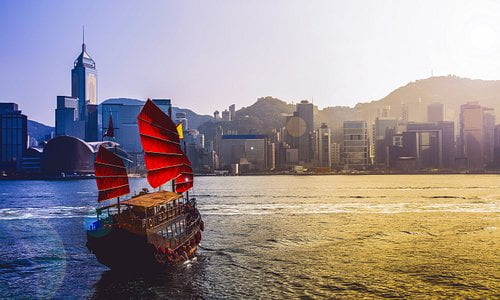 CHRISTMAS & NEW YEAR EDITION HONGKONG TRIANGLE + DISNEYLAND 8D CHRISTMAS & NEW YEAR EDITION HONGKONG TRIANGLE + DISNEYLAND 8D